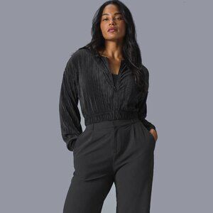 NWOT Alo Yoga Women’s Cropped Micro Plisse Jacket - Black, Size XS, $148